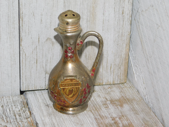 Vtg Small Hawaii Teapot Salt & Pepper Shaker, Collectable Vintage Home Decor, Prop, Daysgonebytreasures D