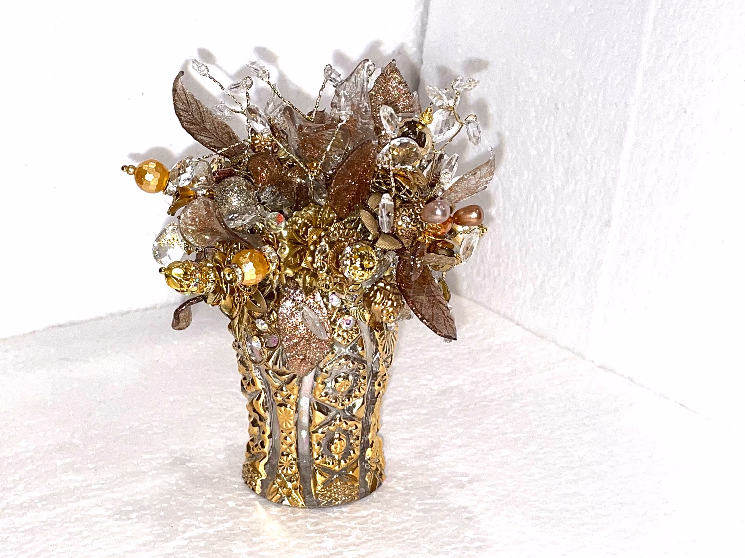 Mint Radiant Vtg. Imperial Leaded Cut Glass Vase W/22K Gold Gilt Flash Overlay, > 49 Handmade Flowers, Venetian & Torched