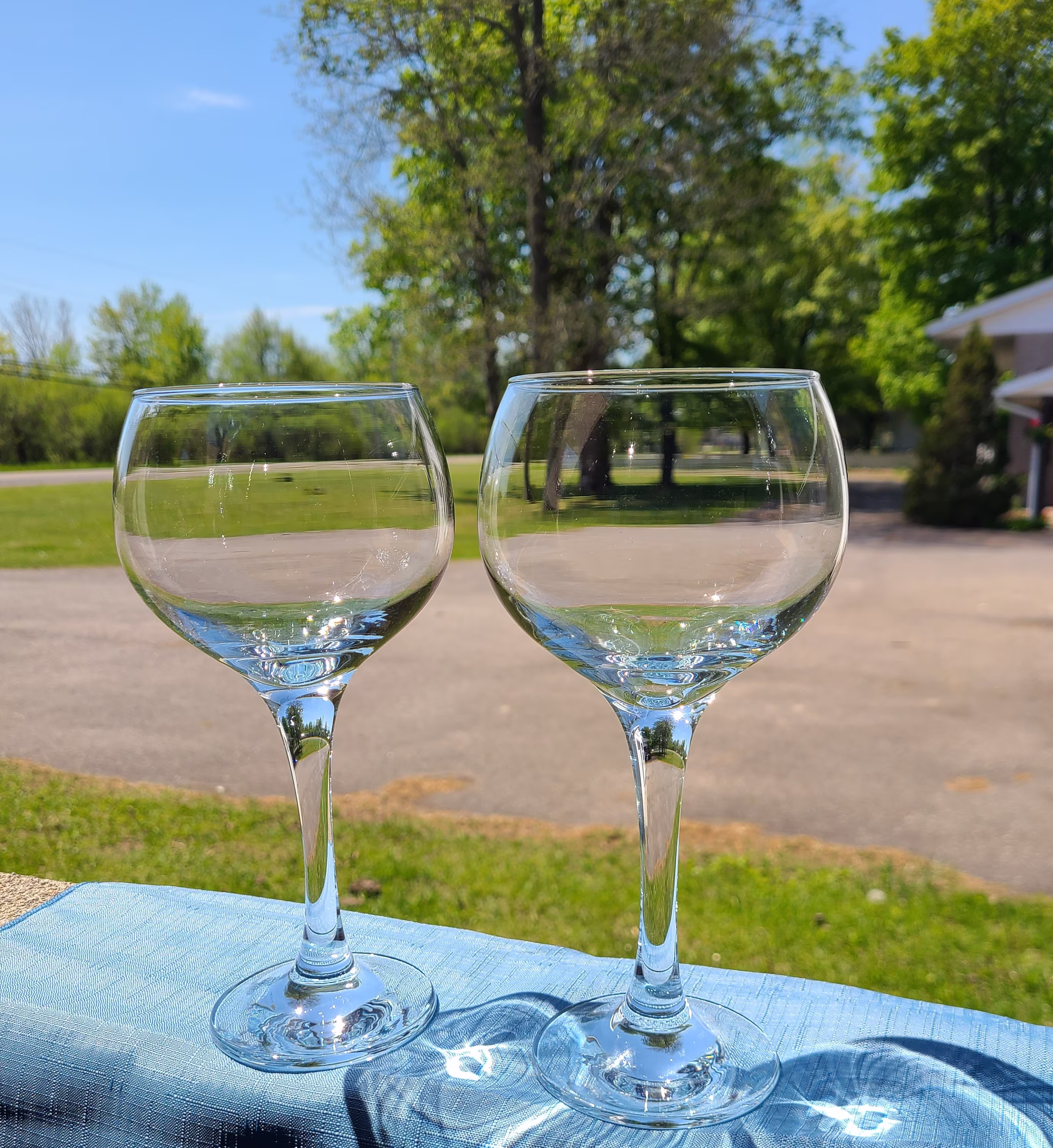 14 Oz. Clear Long Stem Balloon Wine Glass Set Of 2