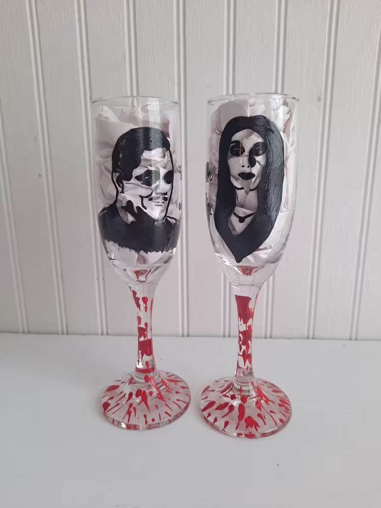 Halloween Wedding Glasses Hand Painted Addams Family Gomez & Morticia Mon Cher Cara Mia Bride Groom Champagne Flutes