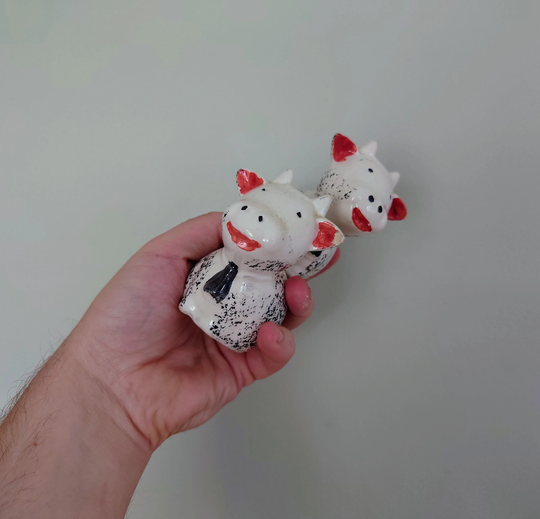 Vintage Salt & Pepper Shaker Cow Cruets Ceramic Novelty Shakers Animal/Farmyard Collectible Kitchenalia Pottery Tableware Dispensers