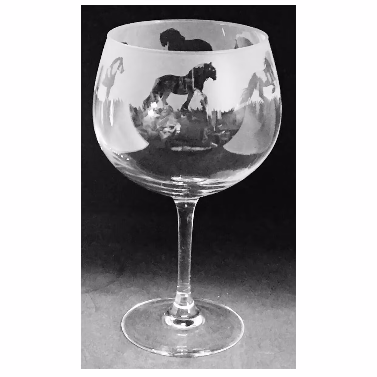 70Cl Glass Gin Balloon With Cob Horse Design