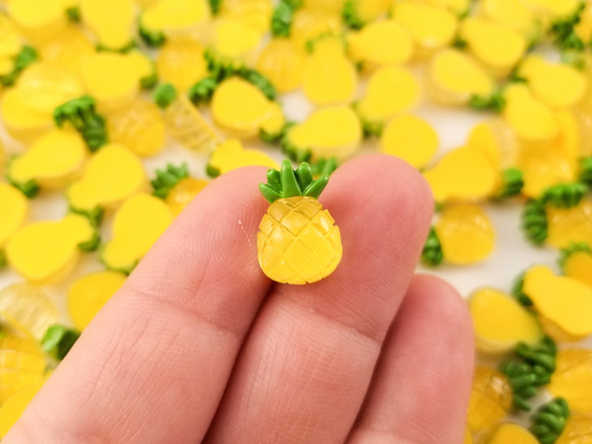 10 Miniature Pineapple Cabochons, 14mm Resin Fruit Cabochon, Shaker Mold Embellishment Bits, Nail Art Decoration, Slime, Doll Cabs