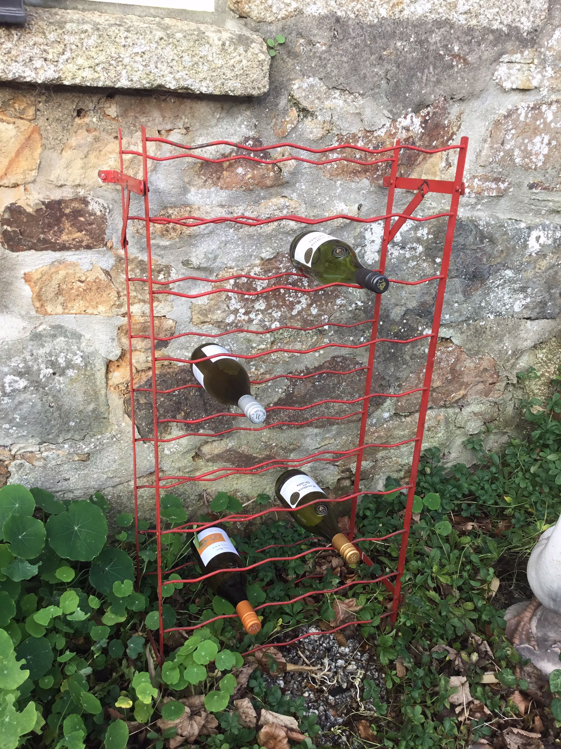 French Wine Holding Rack | Red
