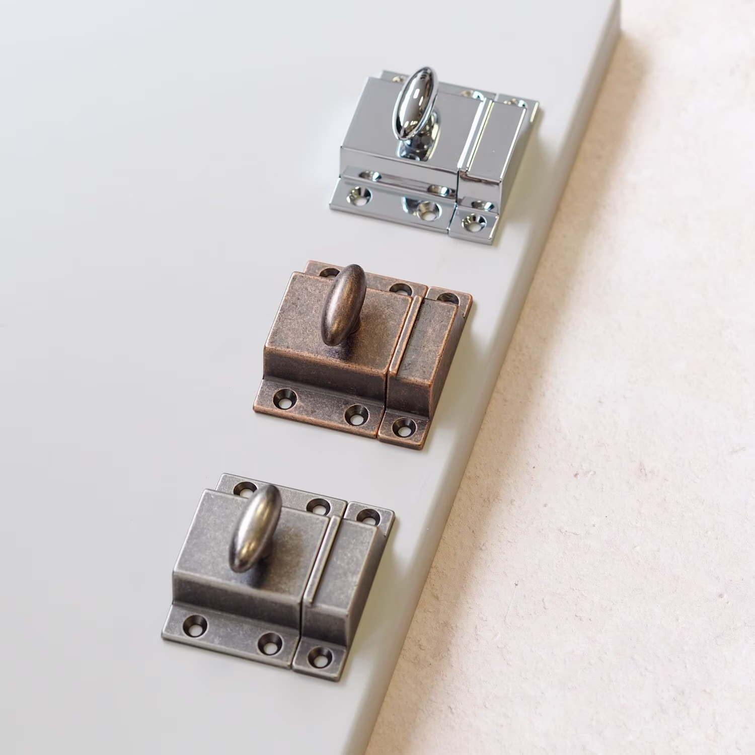 40mm Cupboard Turn Catch Latch Knobs | Thumb Handles Chrome Antique Copper Pewter Vintage Shaker Kitchens