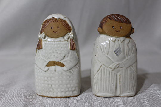 Vintage Mcm Gempo Japanese Stoneware Bride & Groom Salt & Pepper Shaker Set