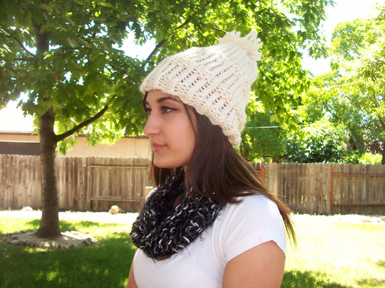 Hat-Women's Or Girls White With Pom-Pom