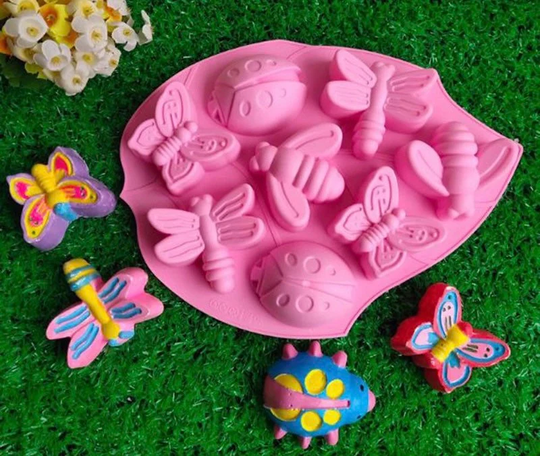 Fun Insect Ladybug Butterfly Bee Fly 8 Cavity Soap Mould/Mold For 3D Soaps, Cake, Sweets, Fondant, Chocolate, Clay - Silicone