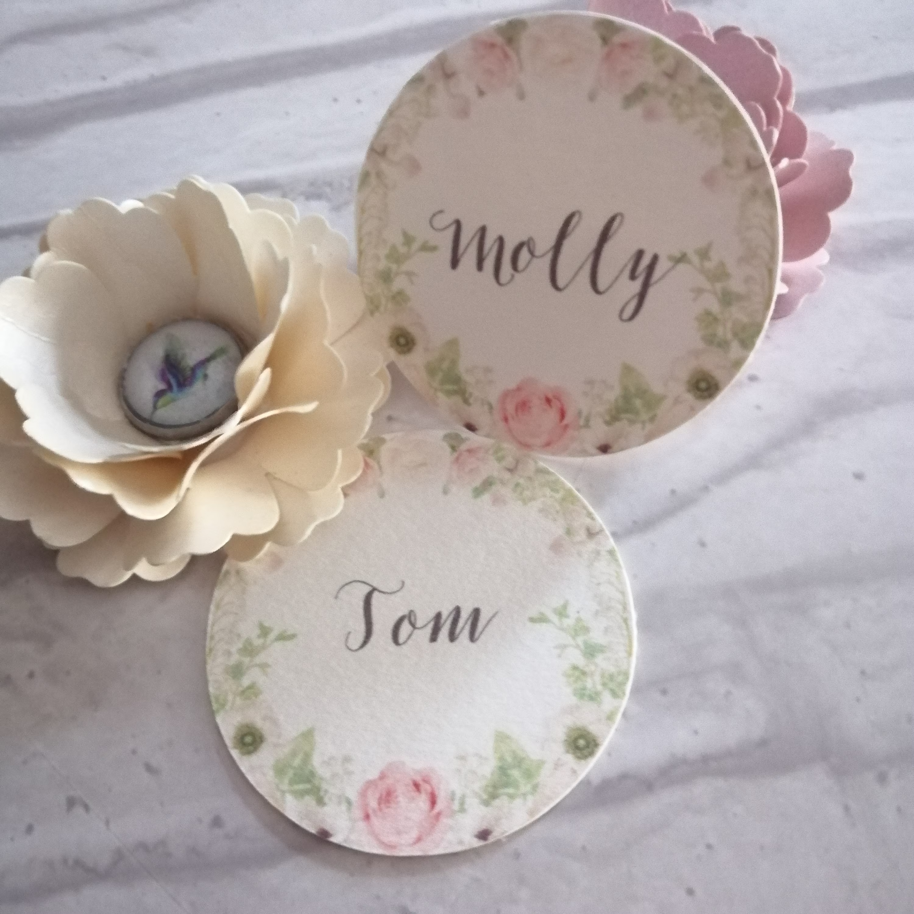 Round Wedding Place Name Cards | Pink Floral Table Settings Design