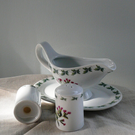 Gravy Boat, Sauce Dish, Salt & Papper Shaker Set - Regal Collection England Cottage Chic Never Been Used Great Gift