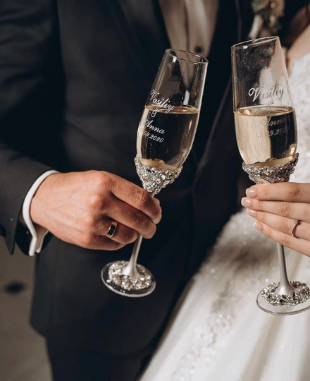Wedding Champagne Glasses For Bride & Groom, White Gold Silver Champagne Flutes Toasting Flutes, Set Of 2