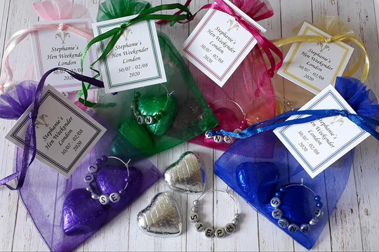 Chocolates & Name Wine Glass Charm - Hen Party/Wedding Favour Personalised Birthday Gift Anniversary Champagne