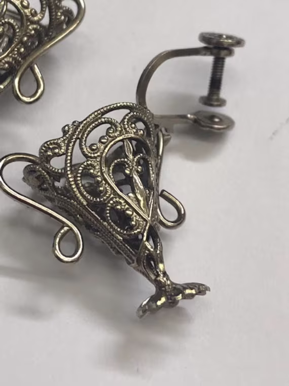 Vintage Retro Novelty Goblet Chalice Drinking Cup Urn Glass Earrings Czech Silver Tone Filigree Metal Clip On Screw Back Fittings