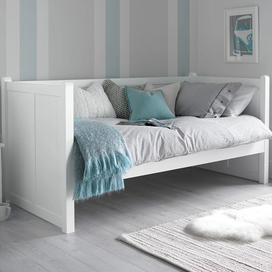Mcginley Single (3') Solid Wood Daybed