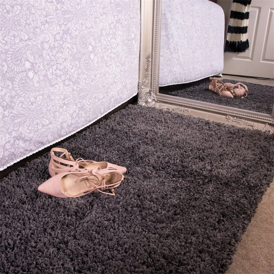 Eliverto Shaggy Grey Rug