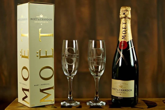 Personalised Engraved Champagne Flutes Glasses, Personalized Wedding Flutes, Toasting Favor, Party Favour, Bridesmaid Gift
