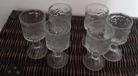 6 Ravenhead Siesta Bark Ripple Design Wine Goblets Glasses 13 cm Tall 6.5 Across Retro 1970 1980 Vintage Eames Era Kitch Teak Table