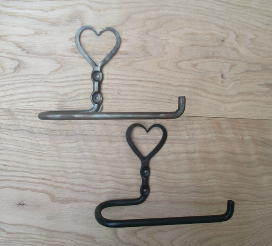 Heart Shaker Hand Forged Wrought Iron Blacksmith Toilet Roll Holder Paper Rustic Vintage Loo Wc