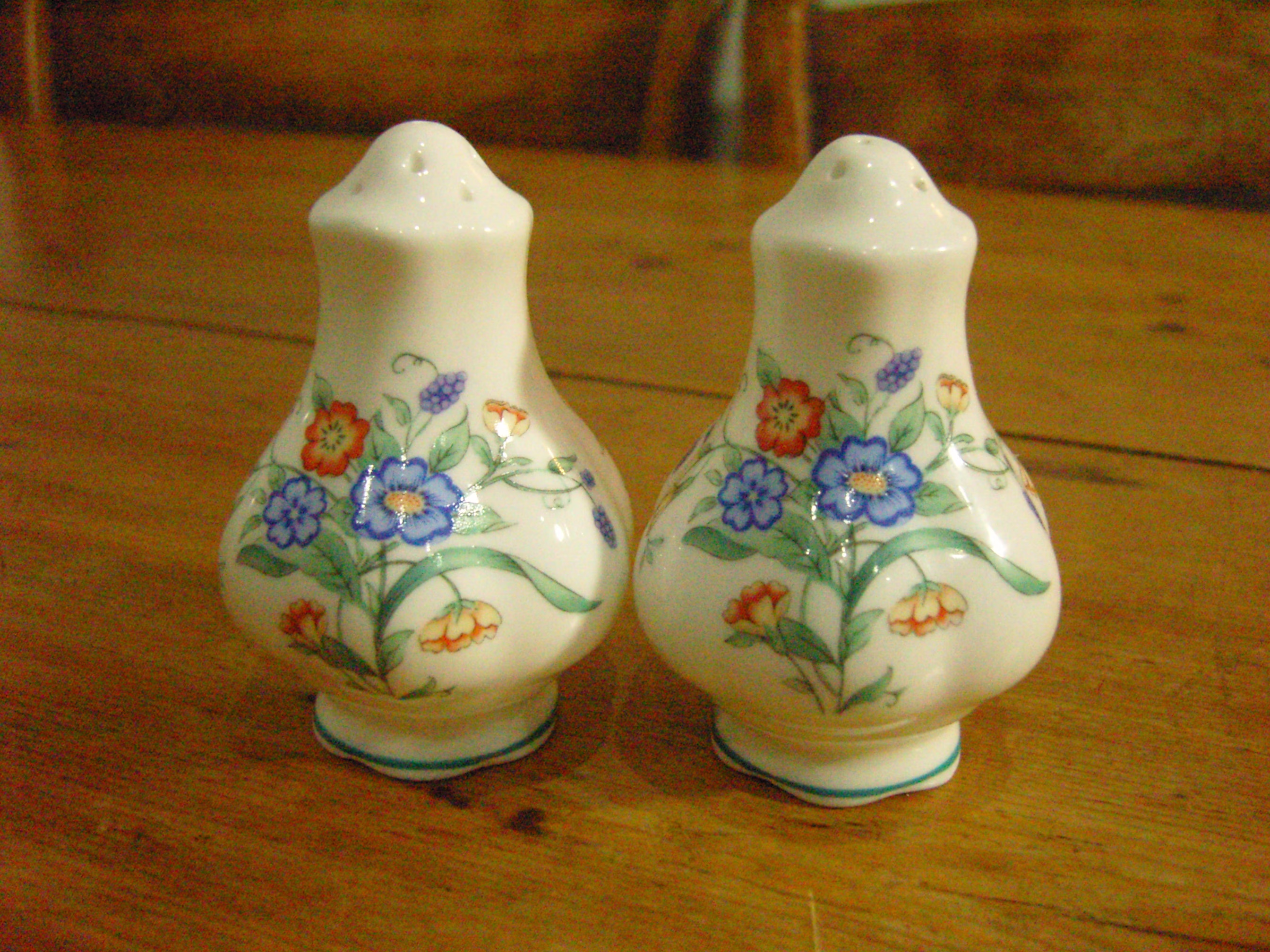 Royal Albert Salt & Pepper Set