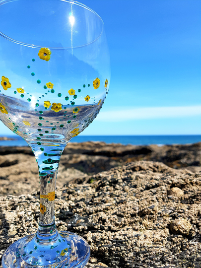 Hand Painted Decorated Large Balloon Tactile Gin Glass Wine 645Ml