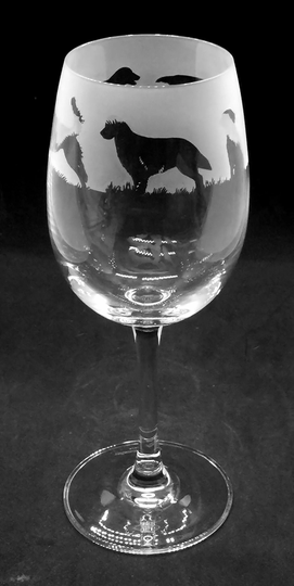 35Cl Wine Glass With Flatcoat Retriever Frieze Design