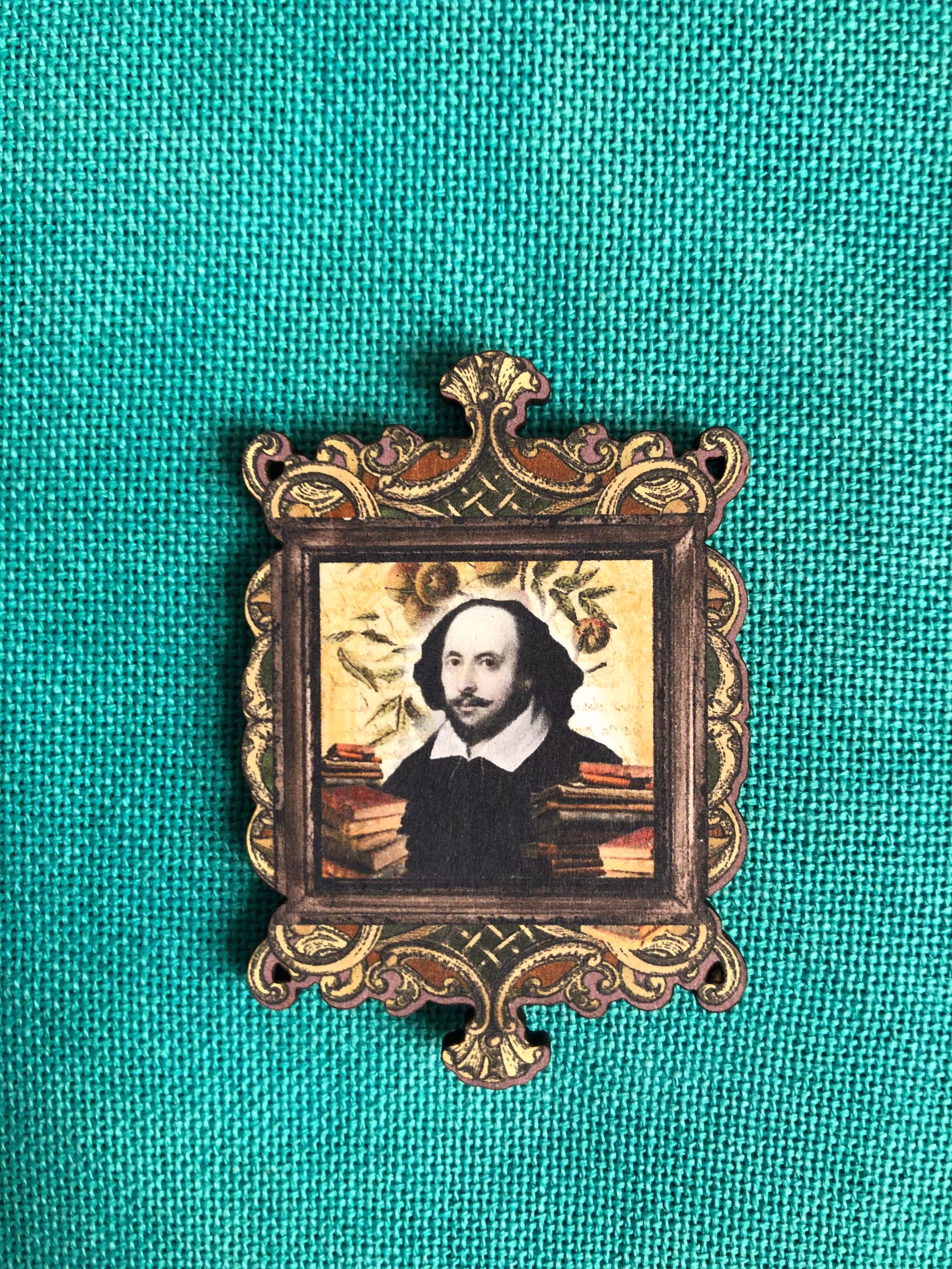 Shakespeare Portrait Wooden Needle Minder | Large Minder/Chart Holder