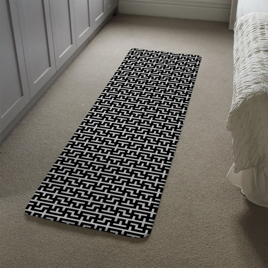 Lucan Maze Designer Shaggy Black/White Rug