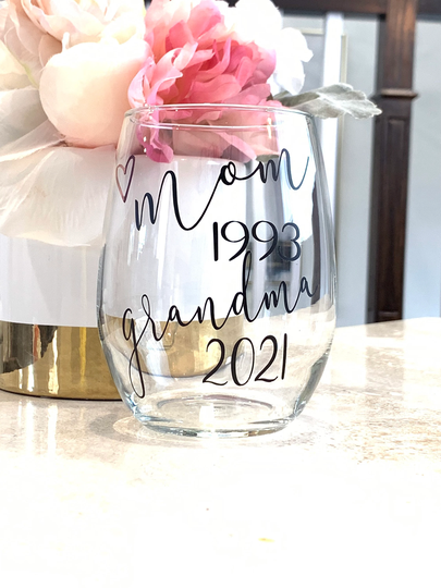 Mom To Grandma Wine Glass Announcement, Pregnancy Announcement Ideas, Promoted Grandma, Baby Be, Wine