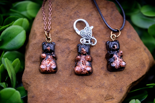 Elite Noble Shungite + Copper Orgonite 25mm Gummy Bear Pendant Antique Rose Gold Chain Or Black Cord Key Necklace Orgone Energy