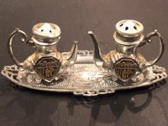 Salt & Pepper Shaker Set Oregon Teapot Set With Shaker Tray