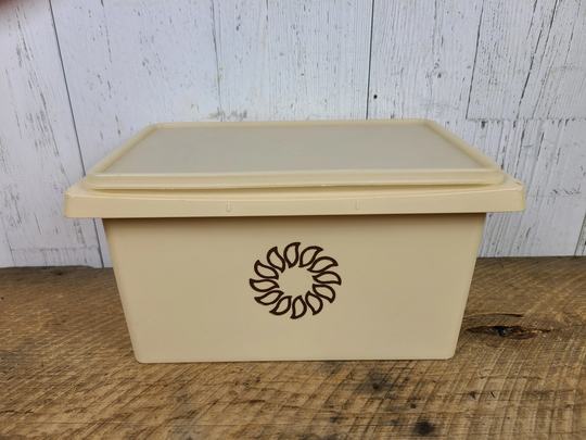 Vintage Tupperware Rectangular Plastic Container with Lid Beige Storage Fridge Crisper Food Keeper Leftover Picnic Camping Outdoor Lunches