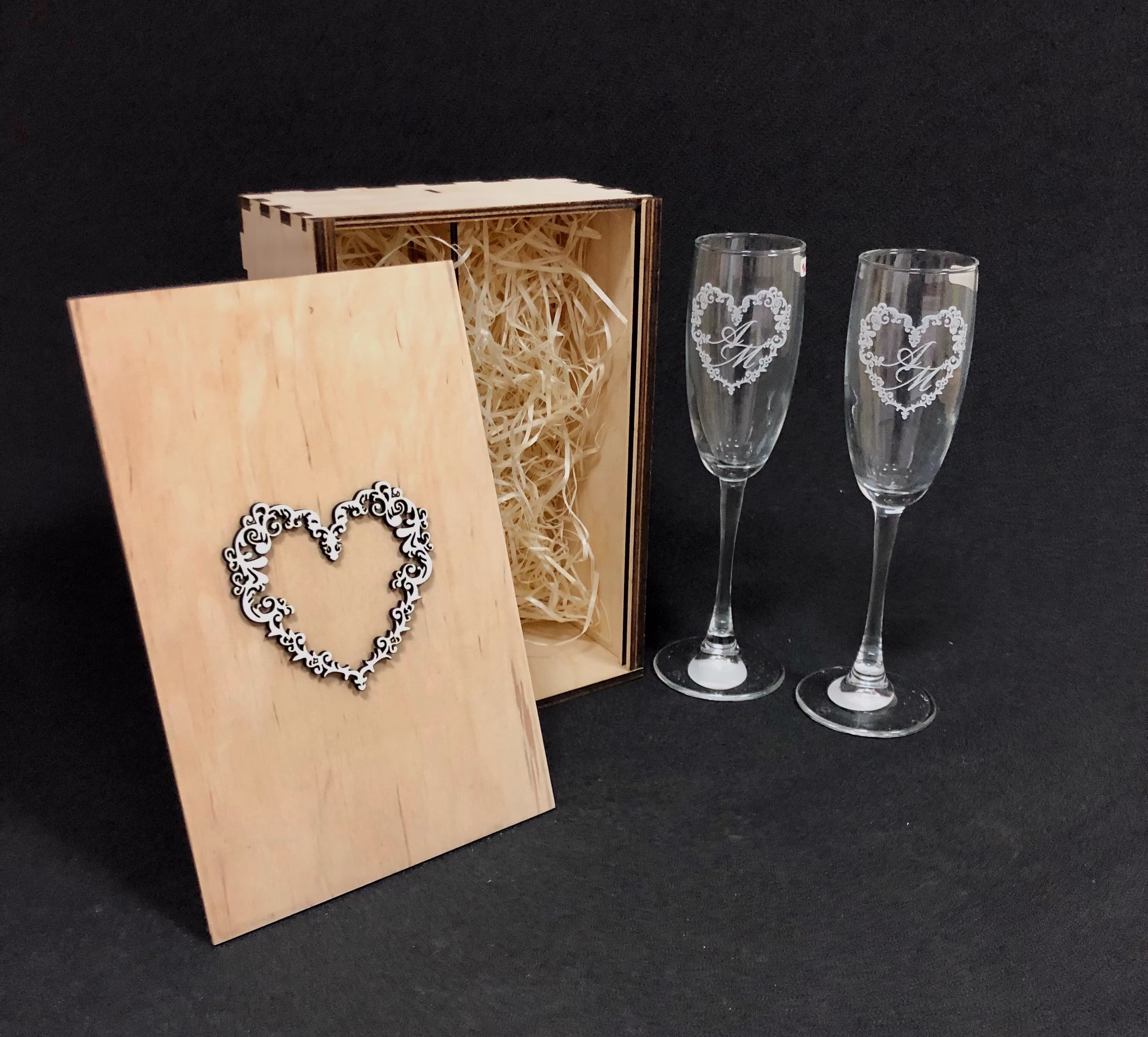 Personalized Champagne Flutes With Wooden Gift Box Wedding Toasting Glasses, Mr & Mrs Engraved Glass Set Of 2