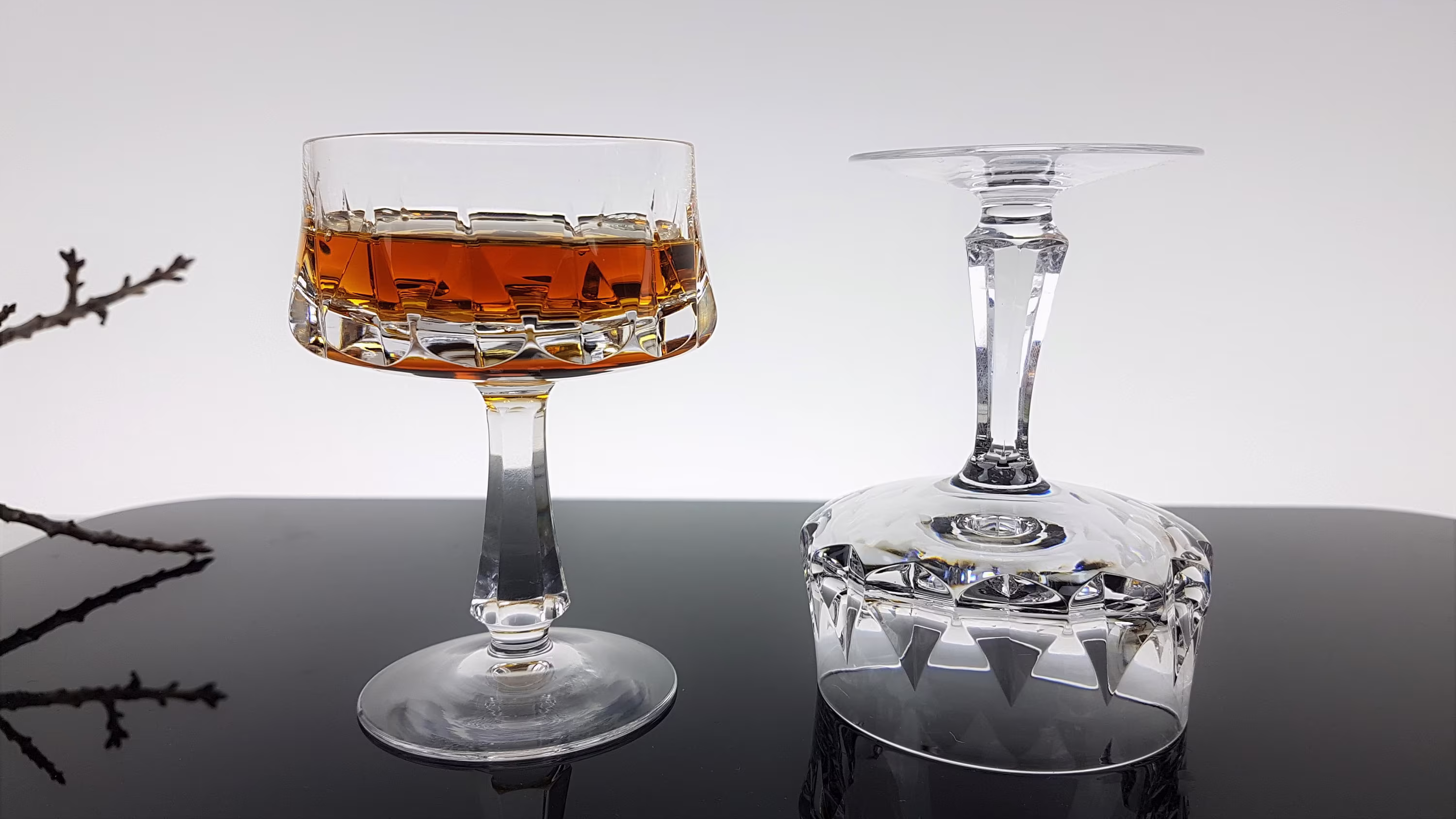 2 Noble Vintage Liqueur Glasses Made Of Crystal/Lead Festival 70S Christmas