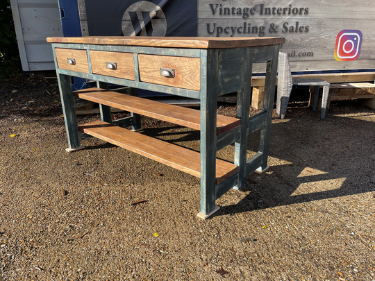 Rustic Farmhouse Kitchen Breakfast Bar Island