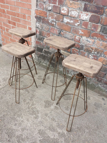 Industrial Hair Pin Leg Stool. Adjustable Height Steel & Reclaimed Wood Chic Chair , Rusty Hairpin Metal Finish Bar Stool Cafe Restaurant
