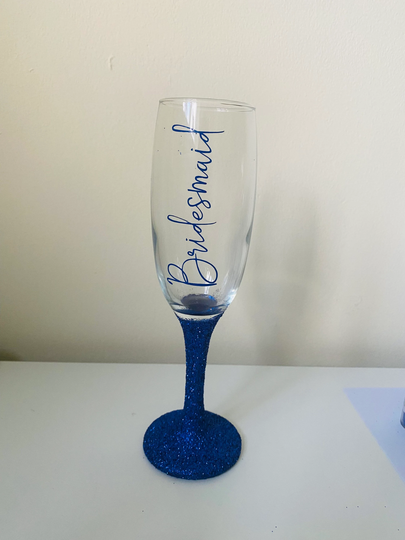 Personalised Champagne Flutes For Bridal Party With Or Without Glitter Stem