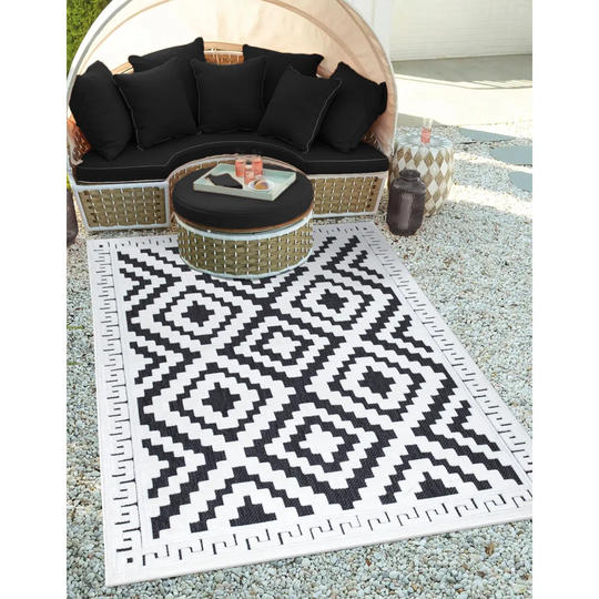 Hurd Machine Woven Polypropylene Black Rug