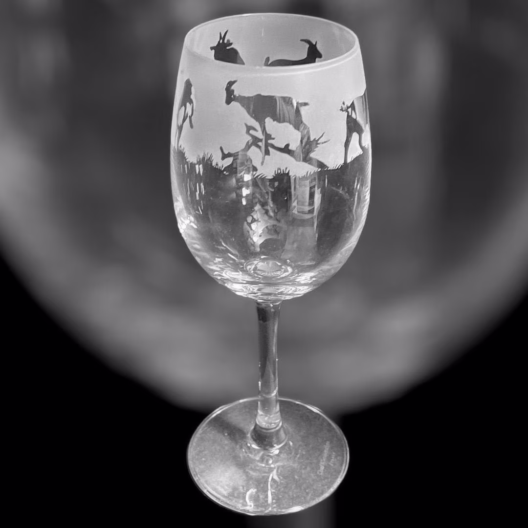 35Cl Wine Glass With Goat Frieze Design