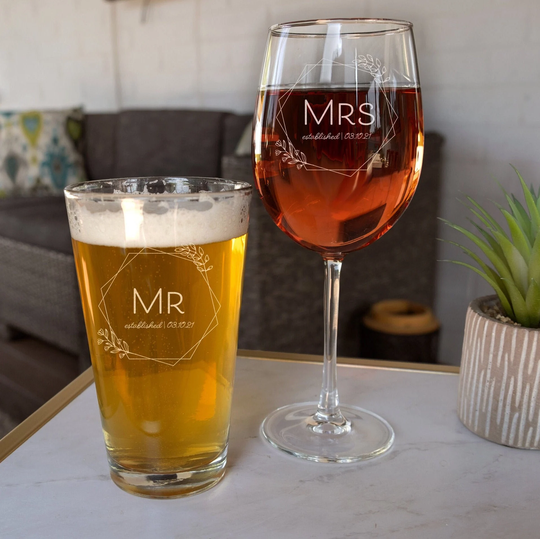 Mr & Mrs Beer Wine Glass Set, Etched Toasting Glasses For Bride Groom, Wedding Or Engagement Gifts, Design Hh5