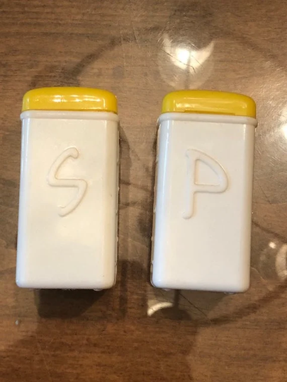 Salt & Pepper Shakers Superlon - Salt-Pepper Shakers Chicago, Illinois
