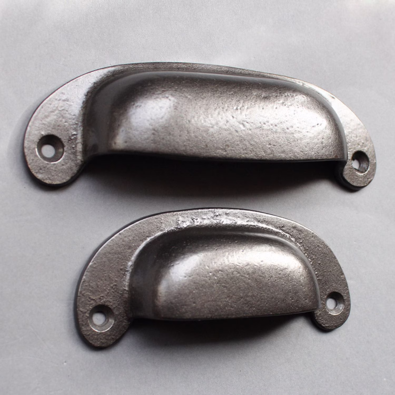 Cast Iron Cup Pull Handles Shaker English Kitchen Cupboard Drawer Door Cabinet Bin Pulls Dresser Chest Drawers Old Heavy Quality Dp11