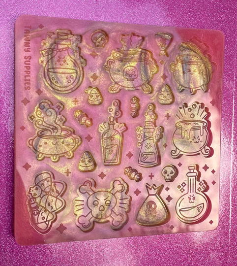Potions & Cauldrons Cab Mould, Cute Cauldron Mould