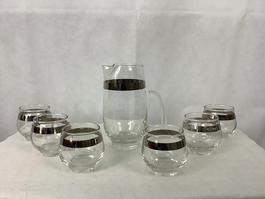 Vintage Glassware Dorothy Thorpe Style Pitcher & Glasses Silver Rim