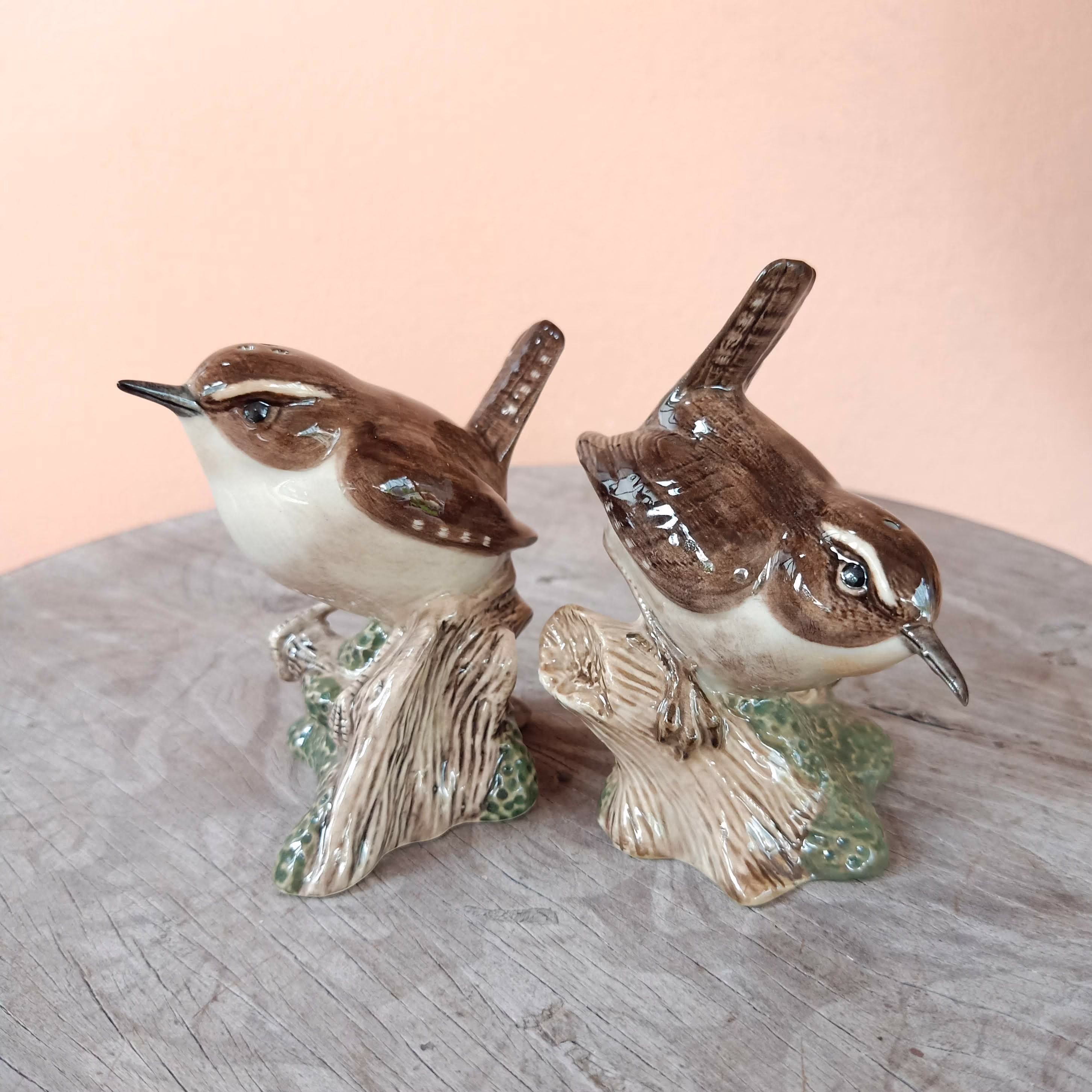 Salt & Pepper Shaker Sparrow Bird Figurine Ceramic Animal Statue