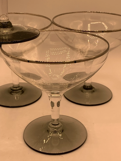 Fantastic Platinum Rimmed Vintage Champagne Glasses - Set Of 4 Base Is Smoke Gray Glass Barware, Mcm, Mid Century, Retro