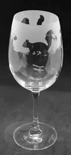 35Cl Wine Glass With Squirrel Frieze Design
