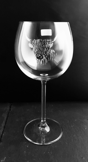 Highland Cow Engraved Dartington Crystal Gin Glass Balloon Gift