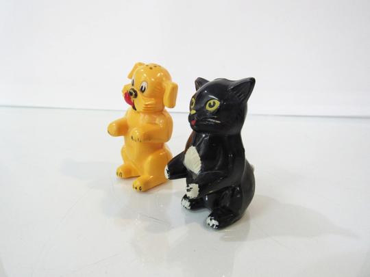 Cat & Dog Salt Pepper Shakers - Mid Century Pets F & Mold Die Works Usa