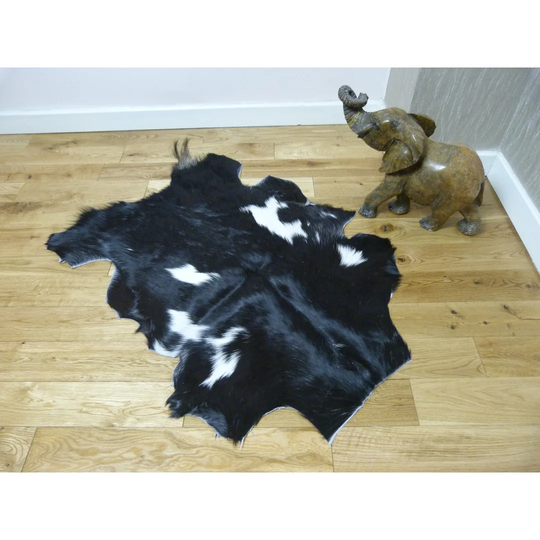 Goatskin Rug 4F6EC0CFF36C4757B6616E2D7EB3D1B1
