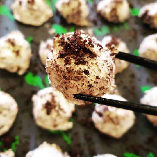 Frost Bites Freeze Dried Cookies & Cream Ice Scoops